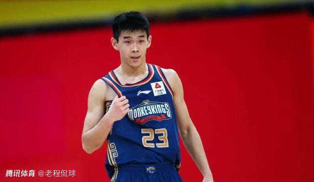 说着，陈肇钟便道：你先自己坐会儿，我去给客人准备饭。